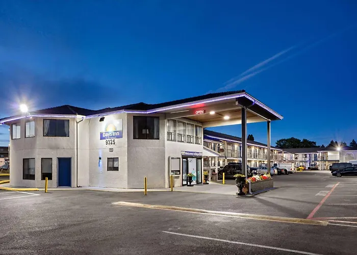 Days Inn By Wyndham Lakewood South Tacoma