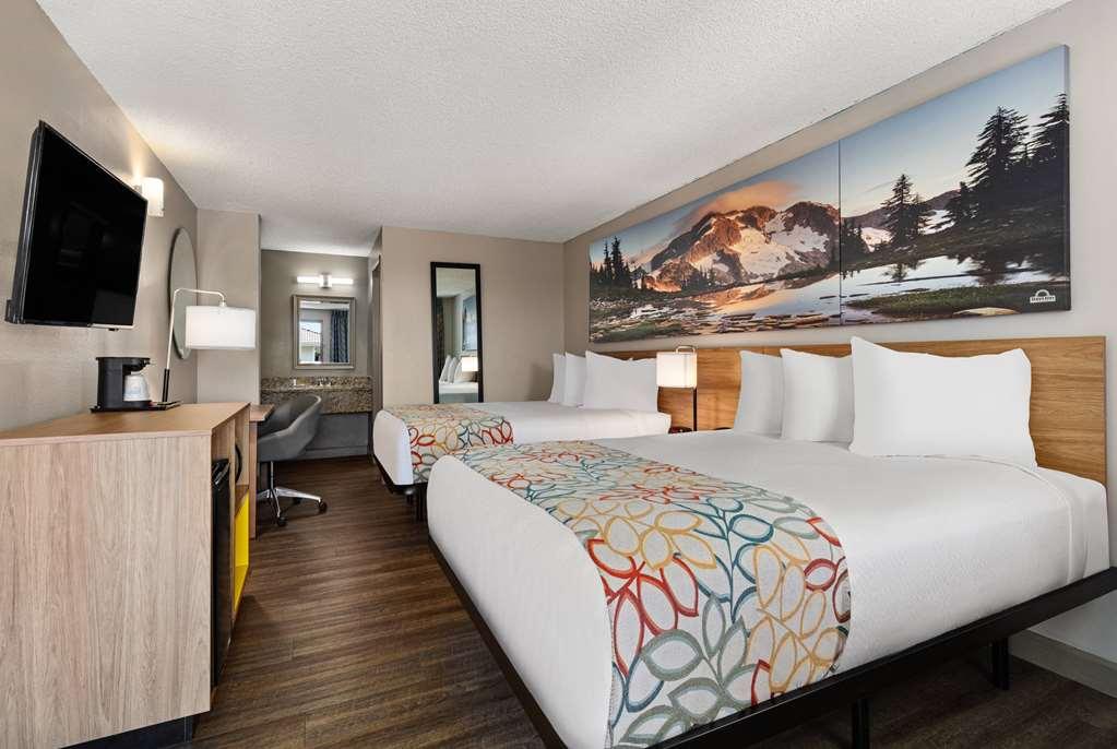 Days By Wyndham South Tacoma Lakewood