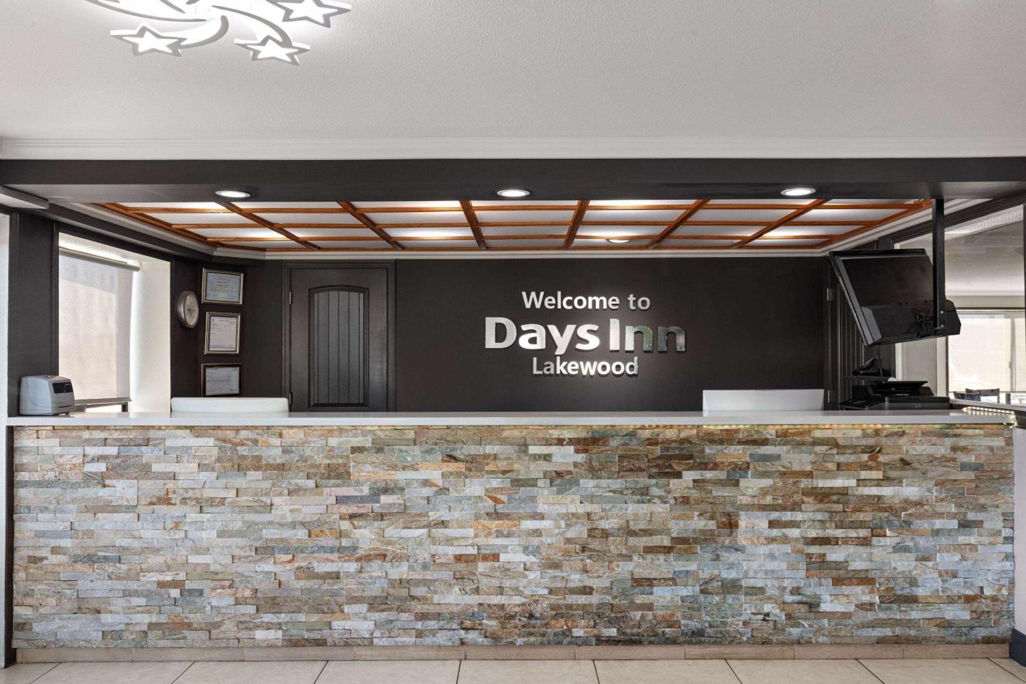 Days By Wyndham South Tacoma 2*